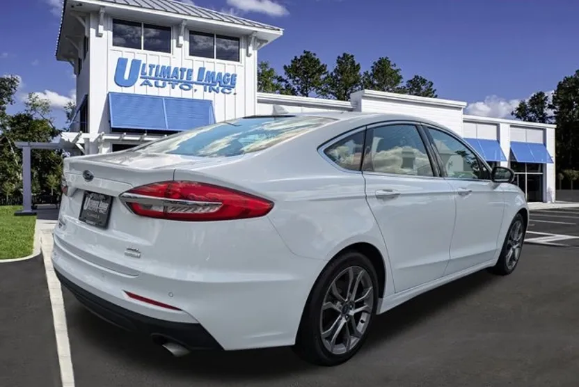 2019 Ford Fusion SEL photo 1