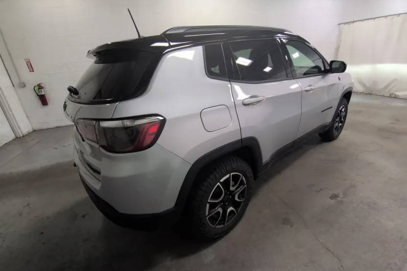 2026 Jeep Compass Trailhawk photo 1