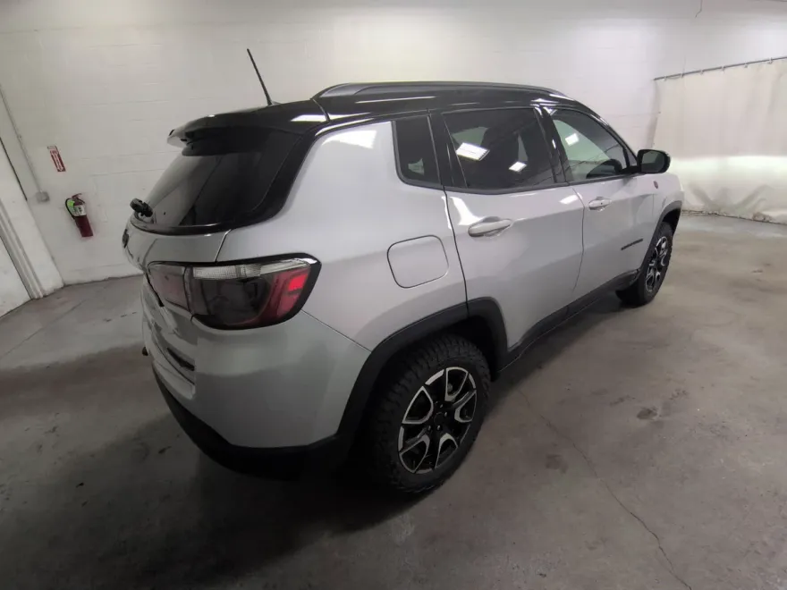 2026 Jeep Compass Trailhawk photo 1