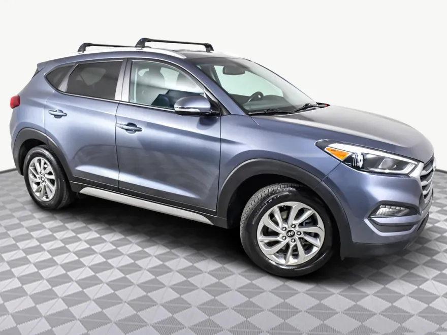 2017 Hyundai Tucson SE Plus Sport photo 1