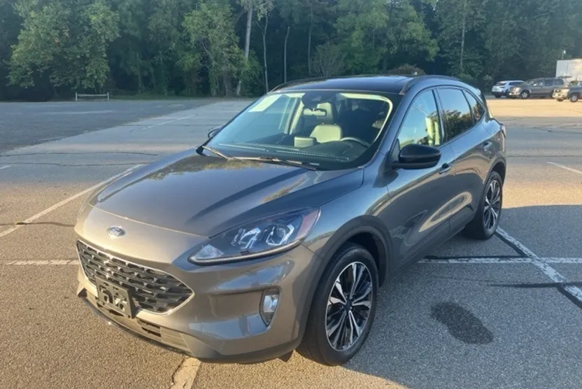 2022 Ford Escape SEL photo 1