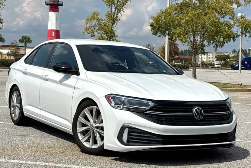 2023 Volkswagen Jetta 1.5T Sport photo 1