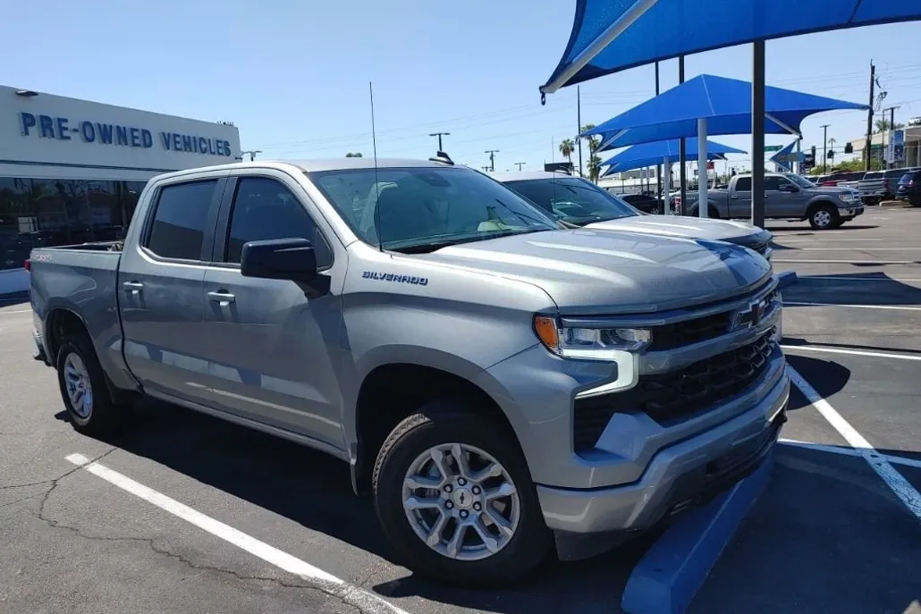 2025 Chevrolet Silverado 1500 RST photo 1