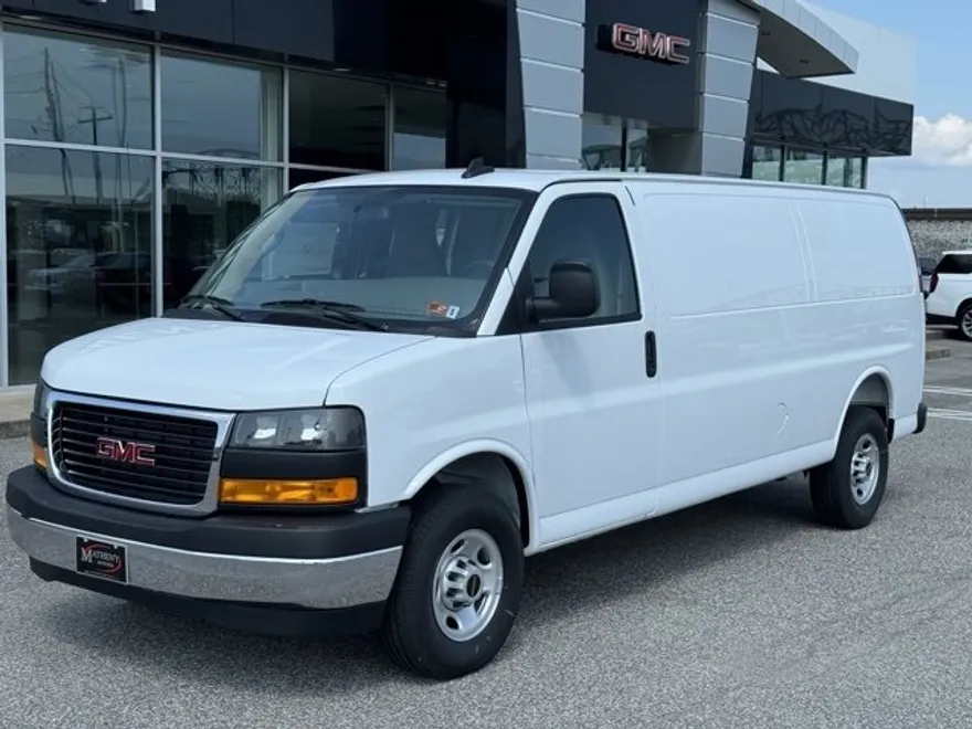 2025 Gmc Savana Cargo 3500 photo 1