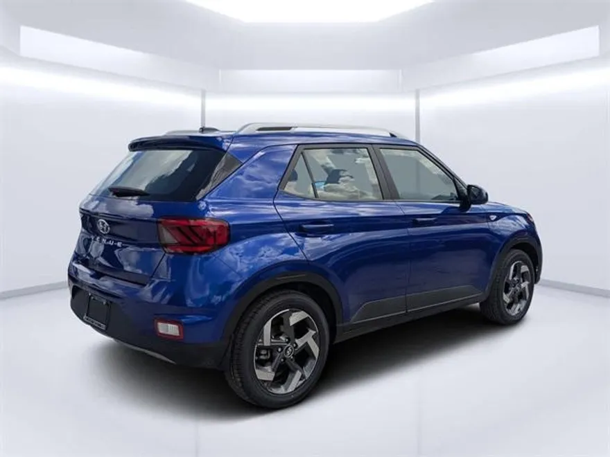 2025 Hyundai Venue SEL photo 1