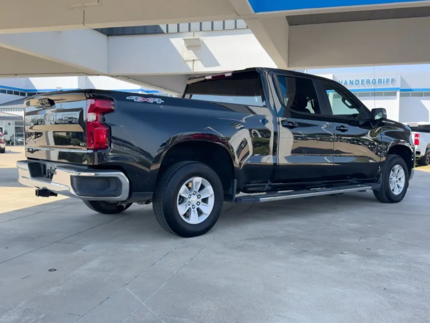 2024 Chevrolet Silverado LT photo 1