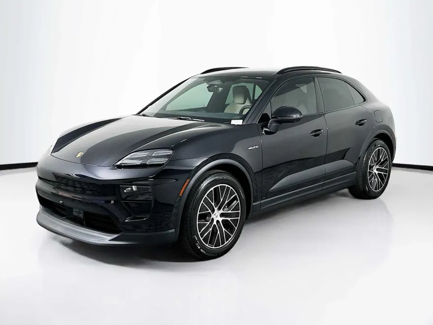 2025 Porsche Macan Electric 4 photo 1