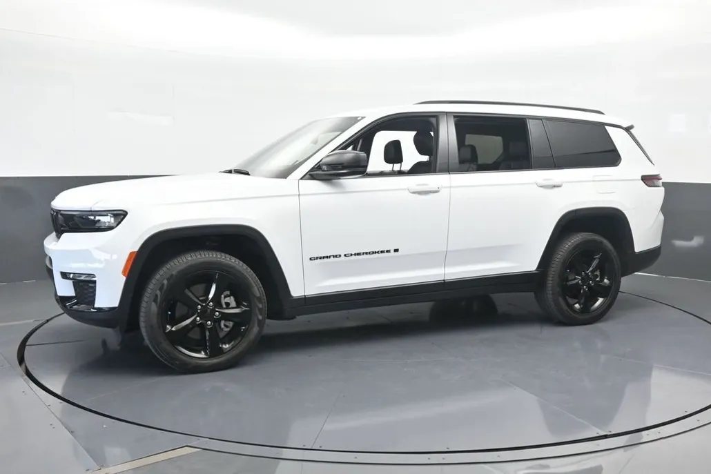 2024 Jeep Grand Cherokee Limited photo 1