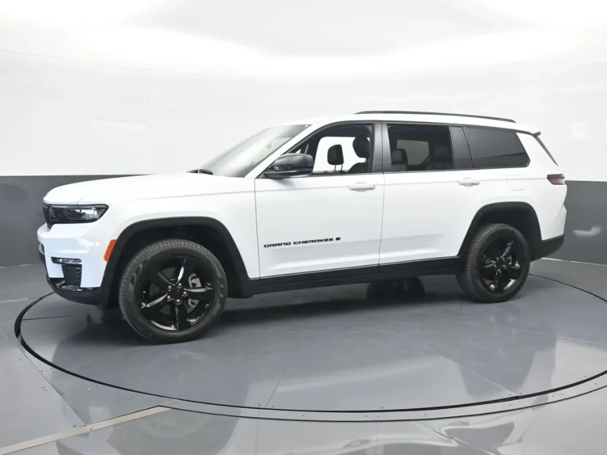 2024 Jeep Grand Cherokee Limited photo 1