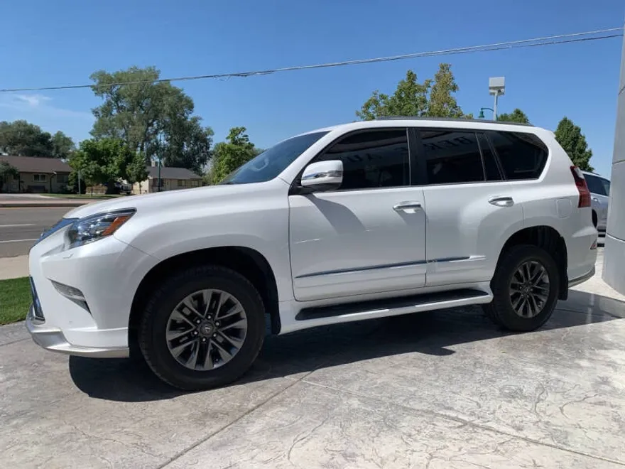 2019 Lexus GX 460 Premium photo 1
