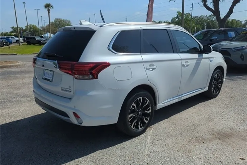 2018 Mitsubishi Outlander PHEV GT S-AWC photo 1
