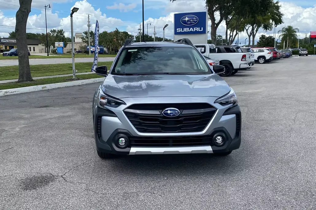 2025 Subaru Outback Limited photo 1