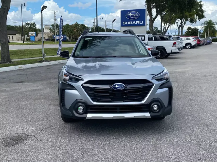 2025 Subaru Outback Limited photo 1