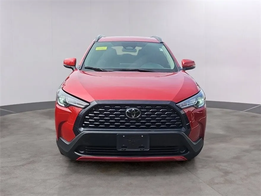 2023 Toyota Corolla Cross LE photo 1