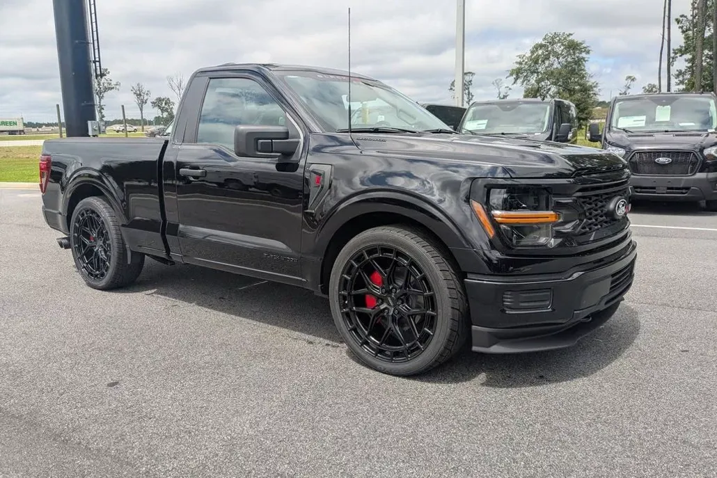 2025 Ford F-150 XL photo 1