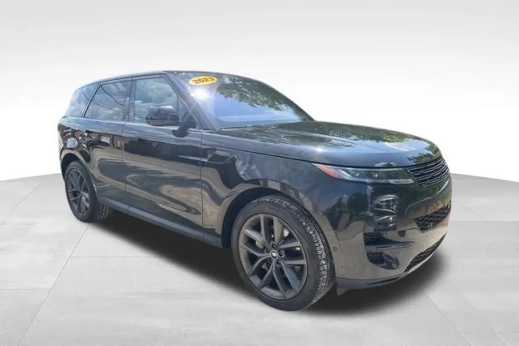 2023 Land Rover Range Rover SE photo 1