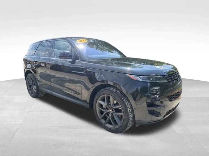 2023 Land Rover Range Rover SE photo 1