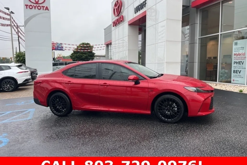 2025 Toyota Camry LE photo 1