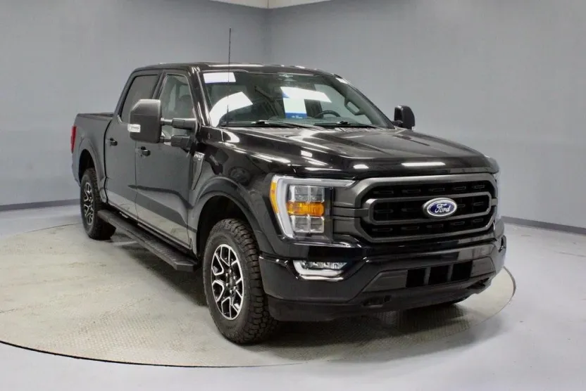 2023 Ford F-150 XLT photo 1