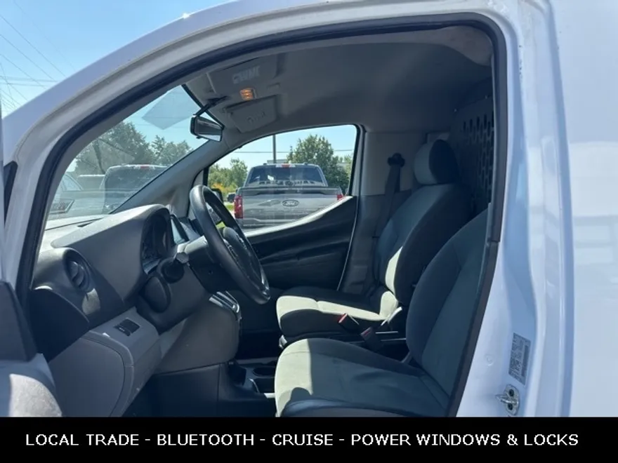 2021 Nissan NV200 S photo 2
