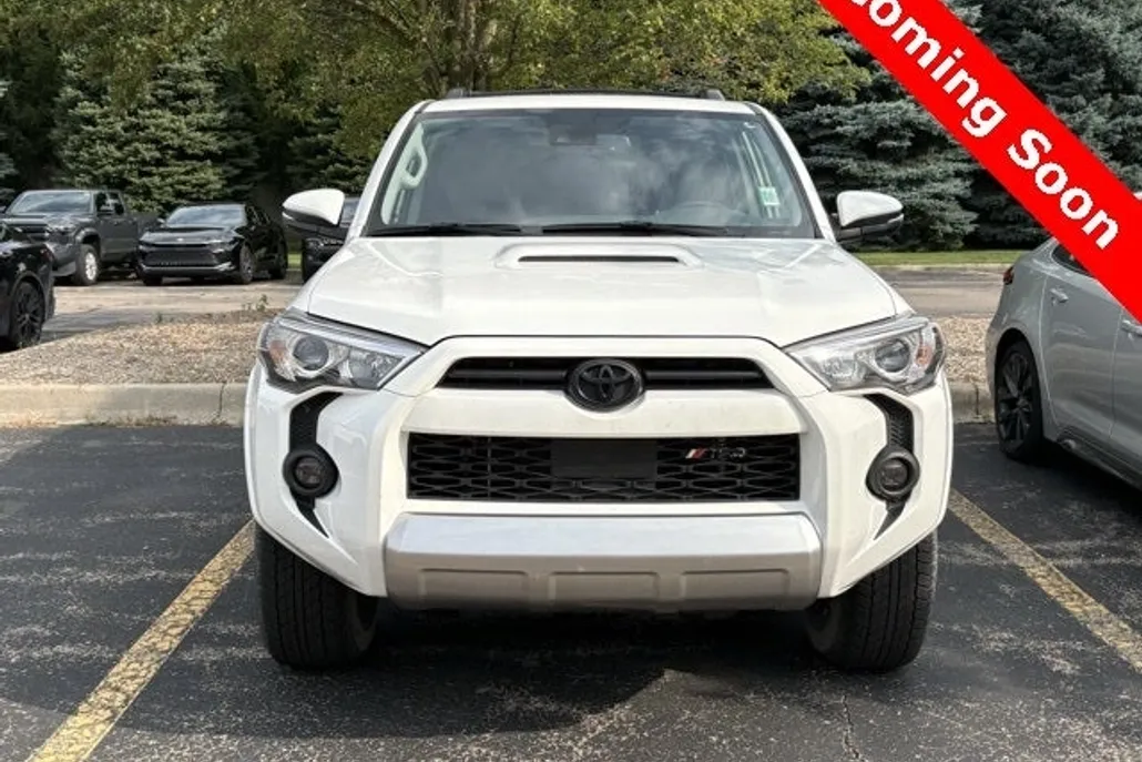 2022 Toyota 4Runner TRD Off-Road Premium photo 1