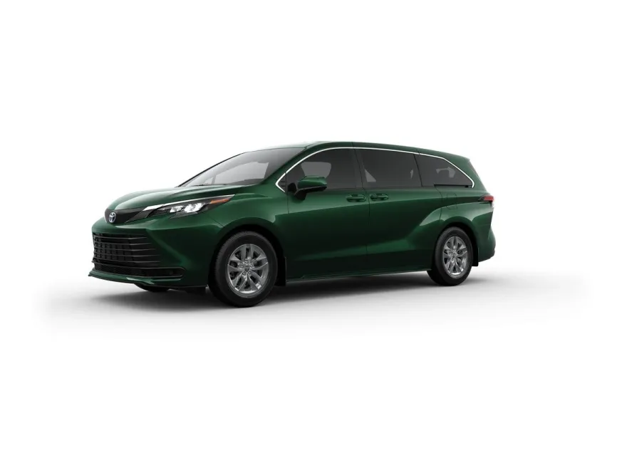 2025 Toyota Sienna LE photo 1