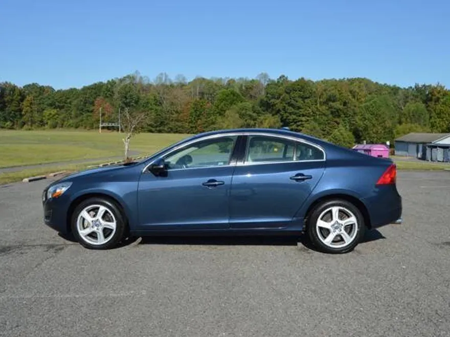 2013 Volvo S60 T5 photo 1