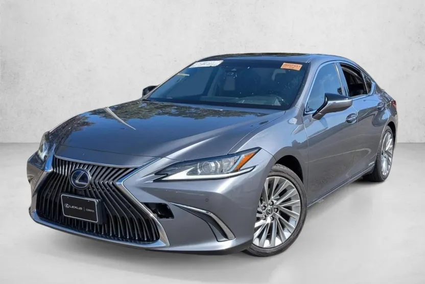 2019 Lexus ES 300h photo 1