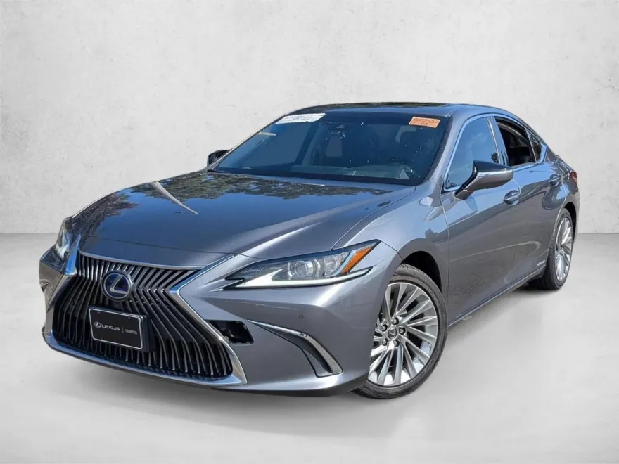 2019 Lexus ES 300h photo 1