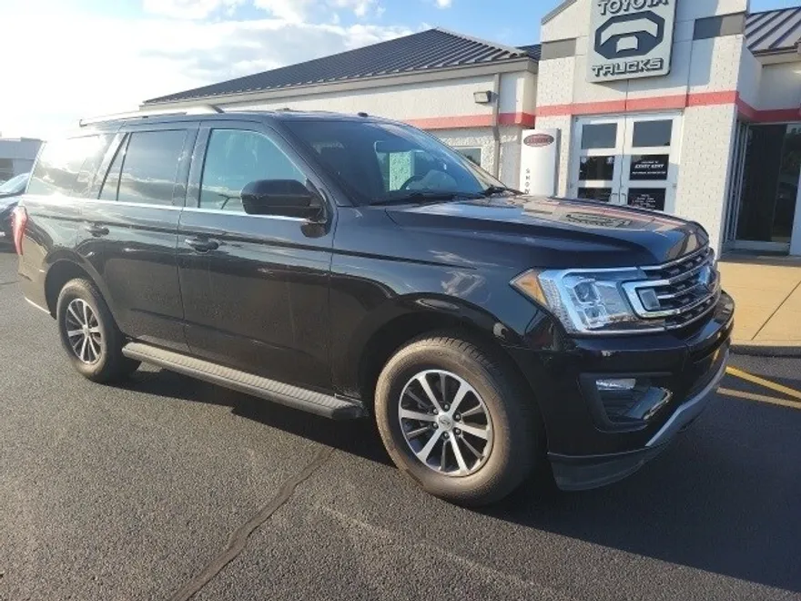 2019 Ford Expedition XLT photo 1