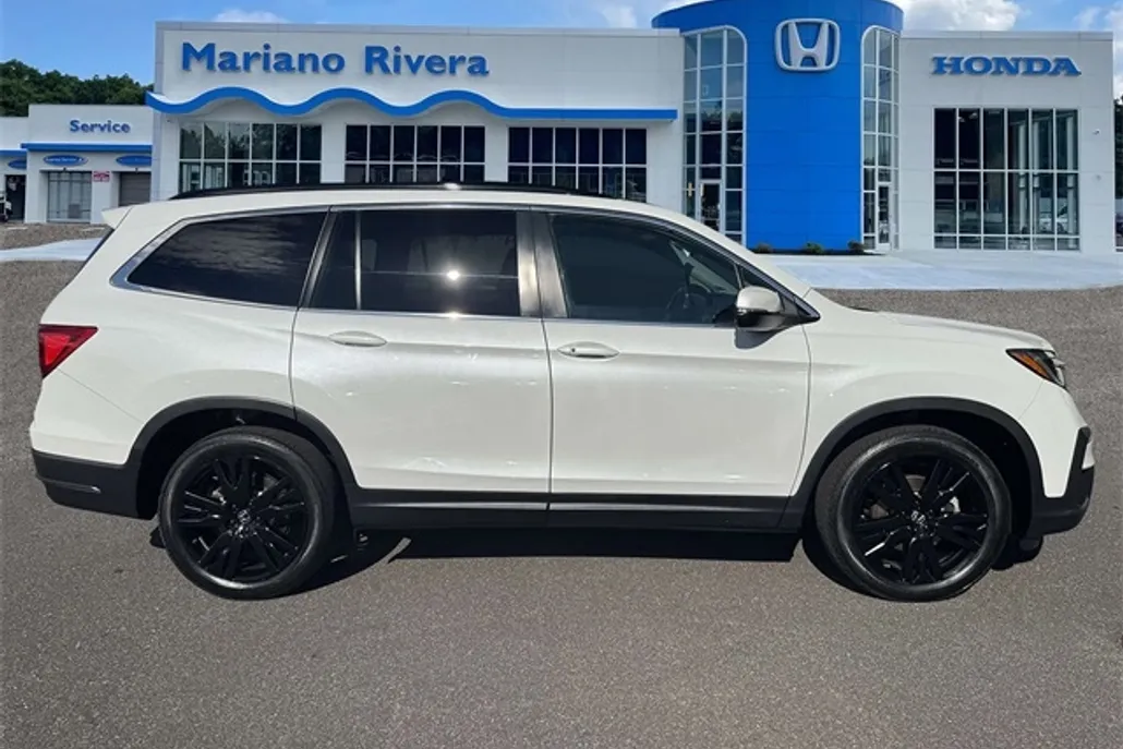 2022 Honda Pilot SE photo 1