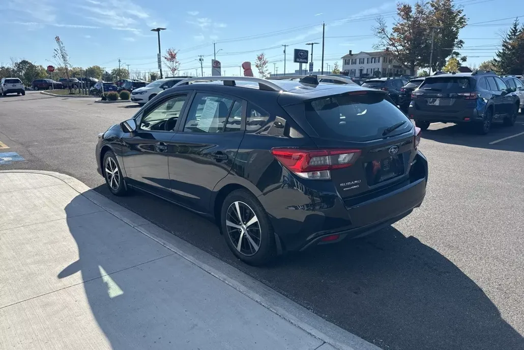2020 Subaru Impreza Premium photo 1