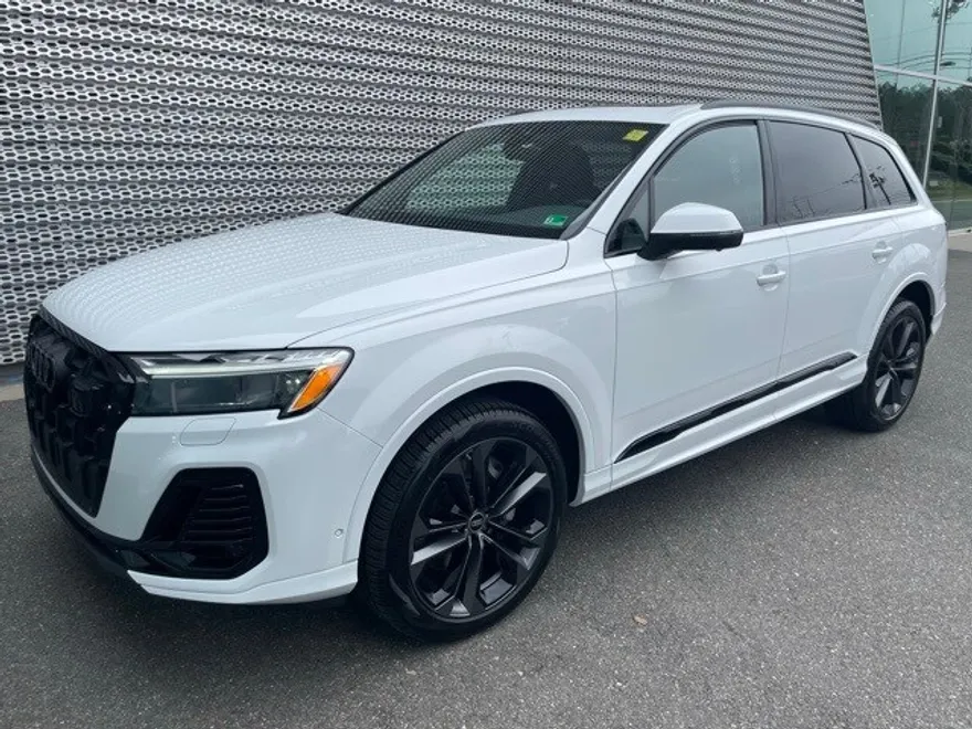 2025 Audi Q7 55 Premium Plus photo 1