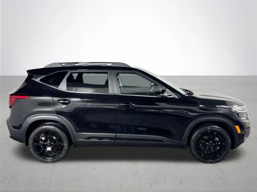 2025 Kia Seltos X-Line photo 1