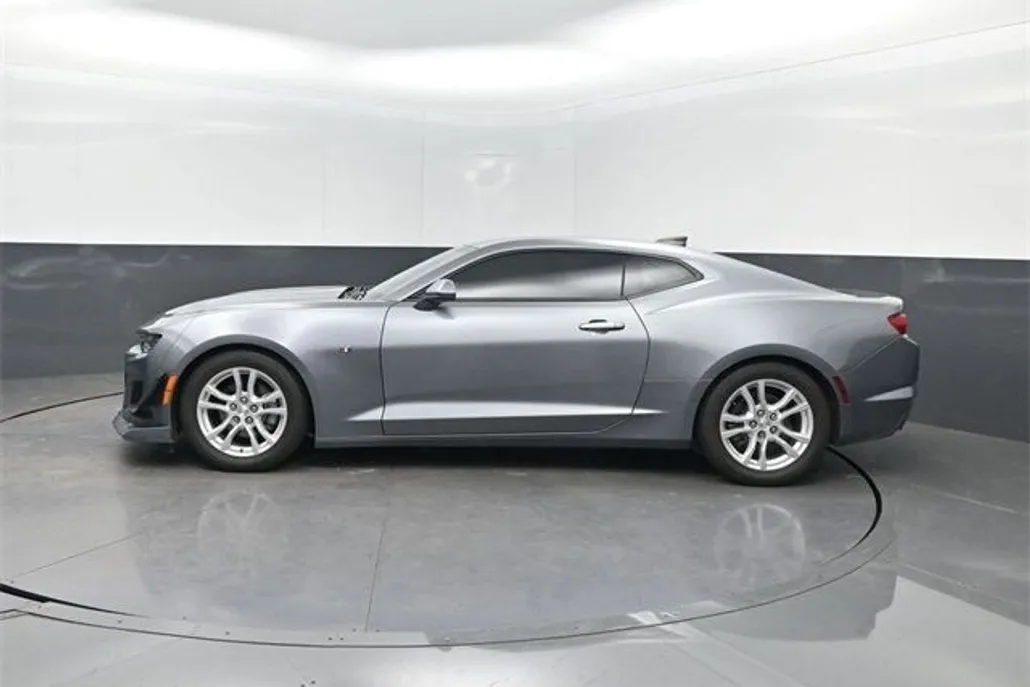 2021 Chevrolet Camaro 1LS photo 1