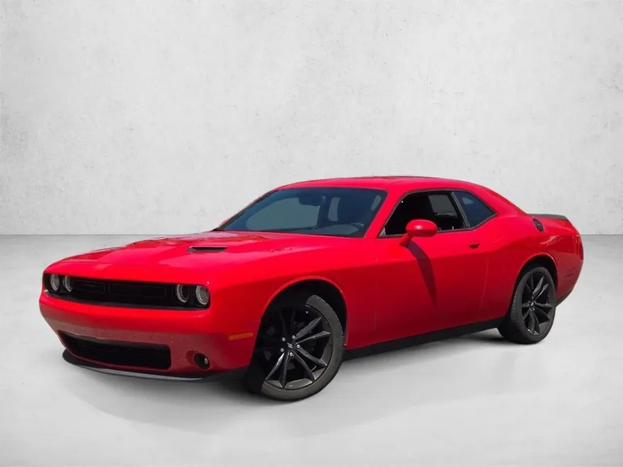 2018 Dodge Challenger SXT photo 1