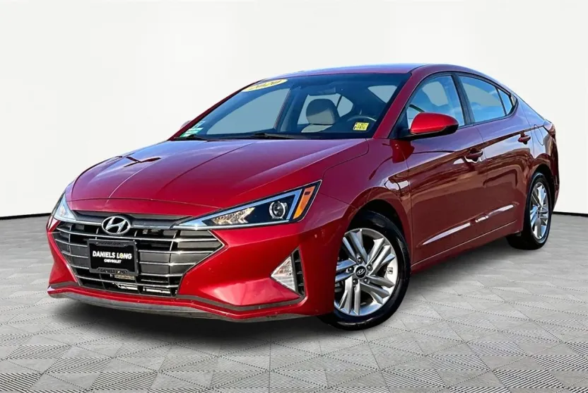 2020 Hyundai Elantra SEL photo 1