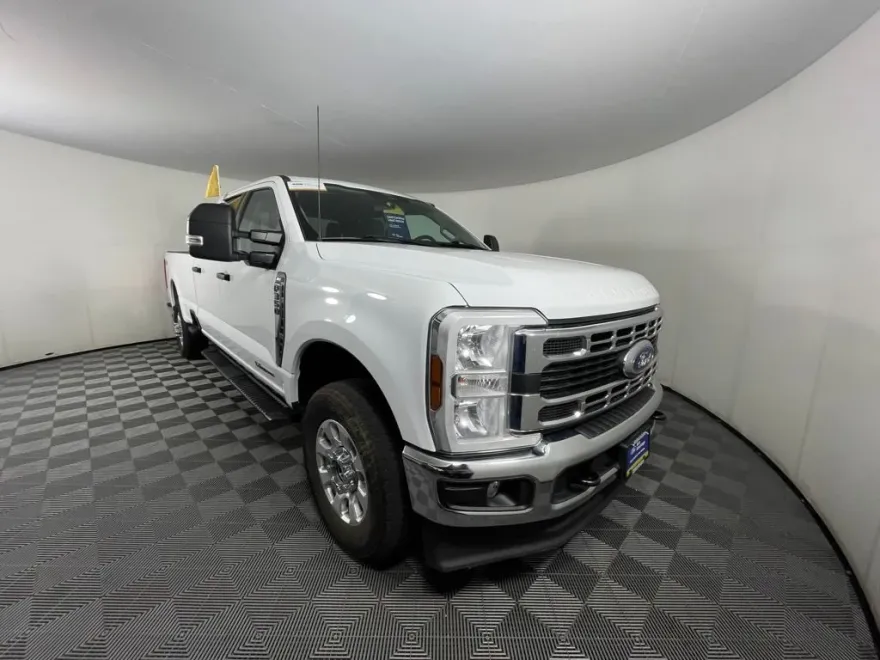2024 Ford F-350 XLT photo 1