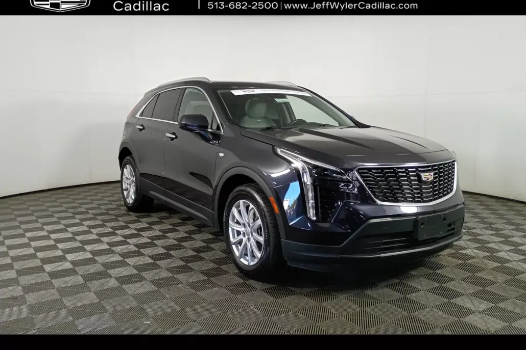 2023 Cadillac XT4 Luxury photo 1