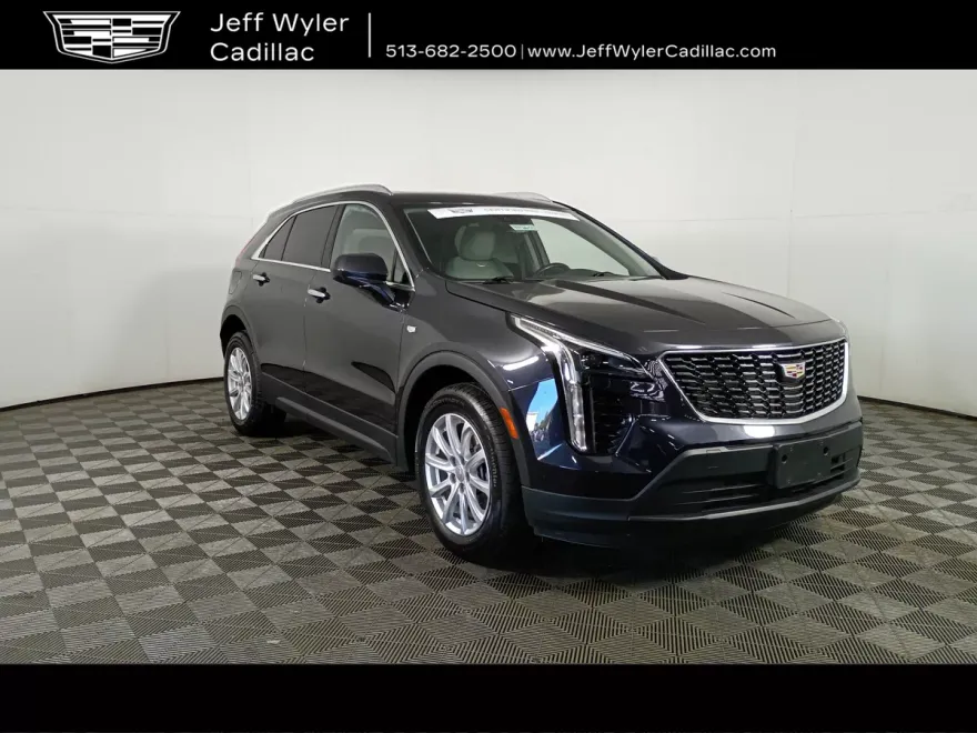 2023 Cadillac XT4 Luxury photo 1
