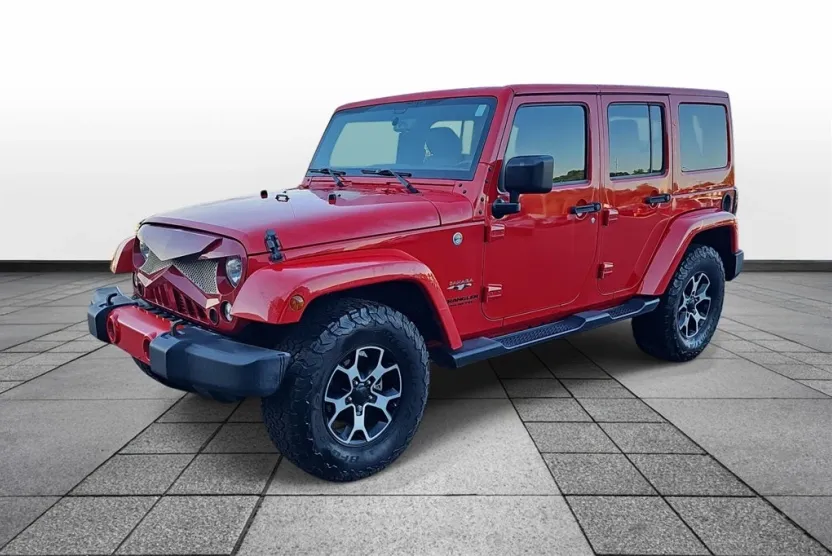 2016 Jeep Wrangler Unlimited Sahara photo 1