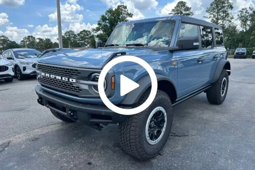 2025 Ford Bronco Badlands photo 1