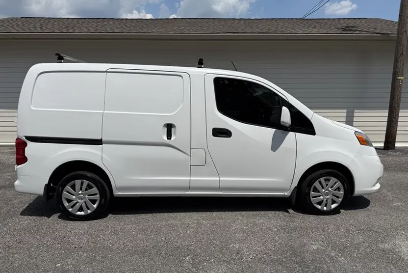 2017 Nissan NV200 S photo 1