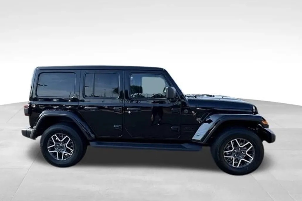 2025 Jeep Wrangler Sahara photo 1