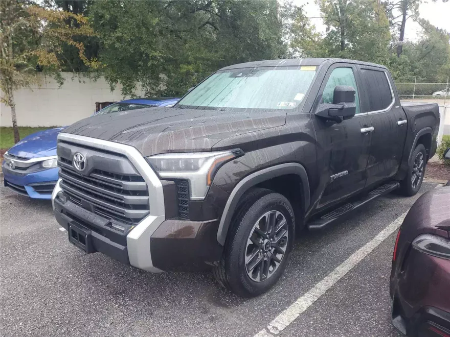 2022 Toyota Tundra Limited CrewMax photo 1