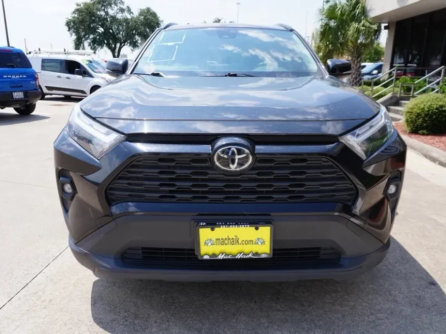 2023 Toyota RAV4 XLE Premium photo 1
