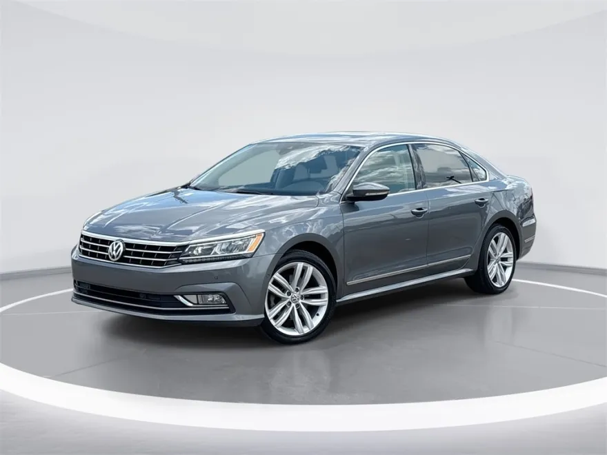 2018 Volkswagen Passat 2.0T SEL Premium photo 1