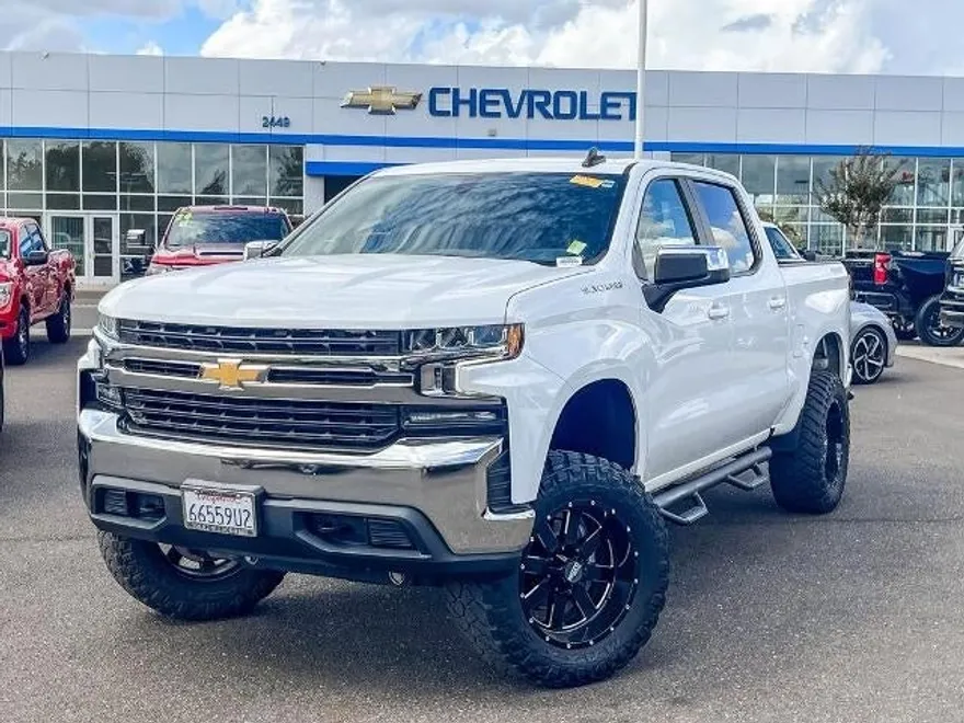 2019 Chevrolet Silverado 1500 LT photo 1
