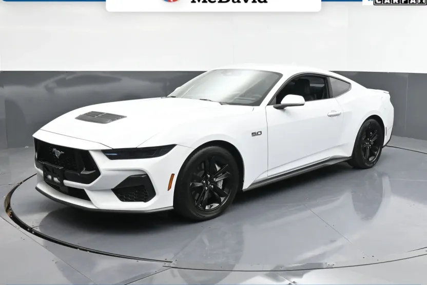 2025 Ford Mustang GT photo 1
