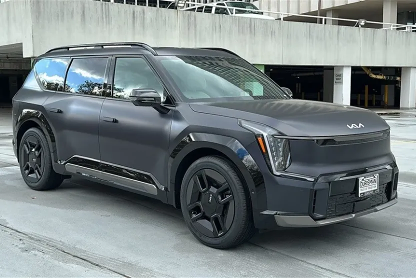 2026 Kia EV9 GT-Line photo 1